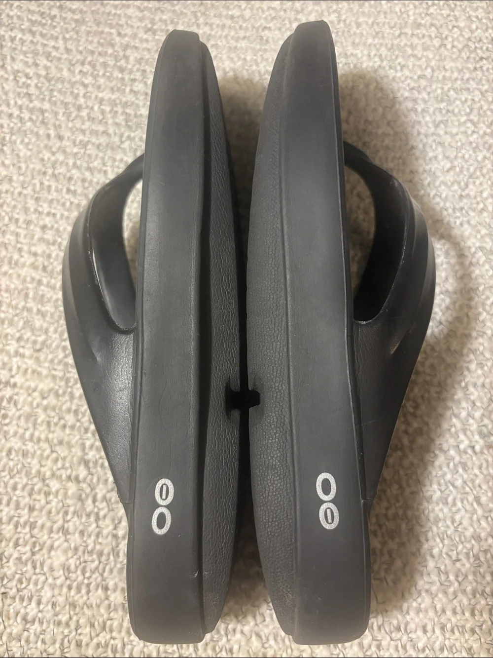 OOFOS Black Recovery Flip-Flop Sandals W8